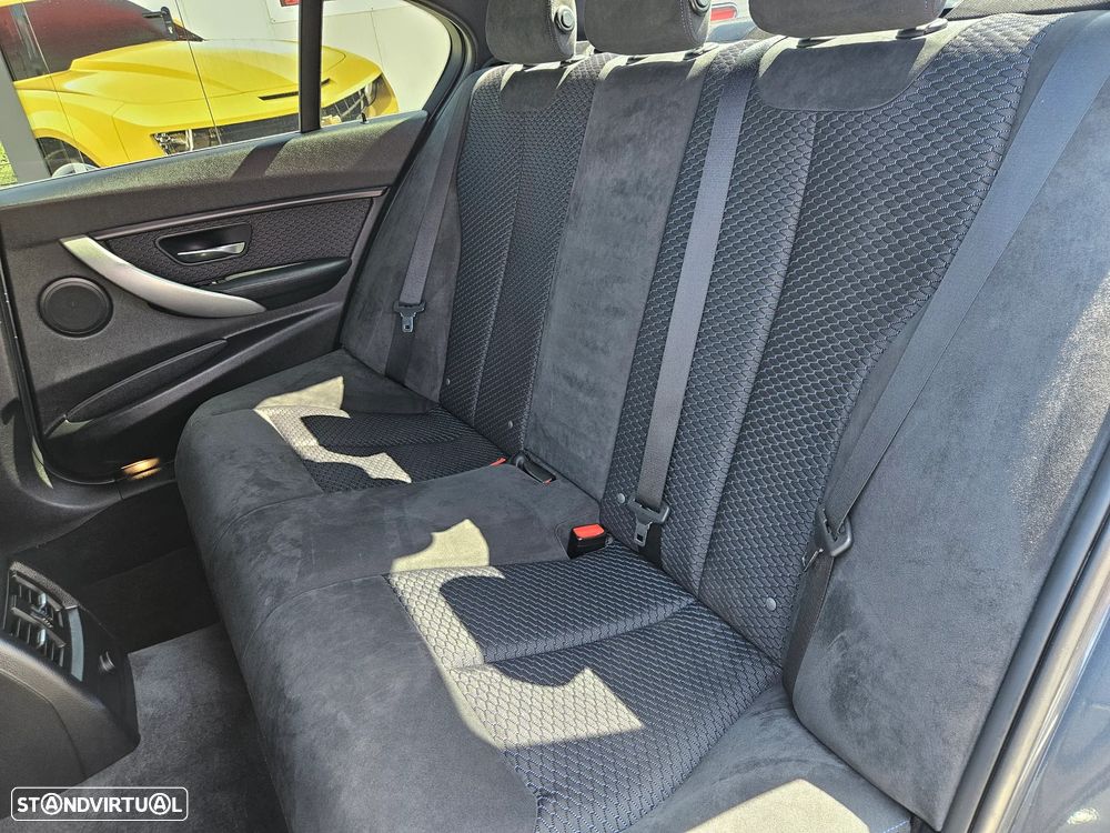 BMW 320 d Auto Pack M - 20