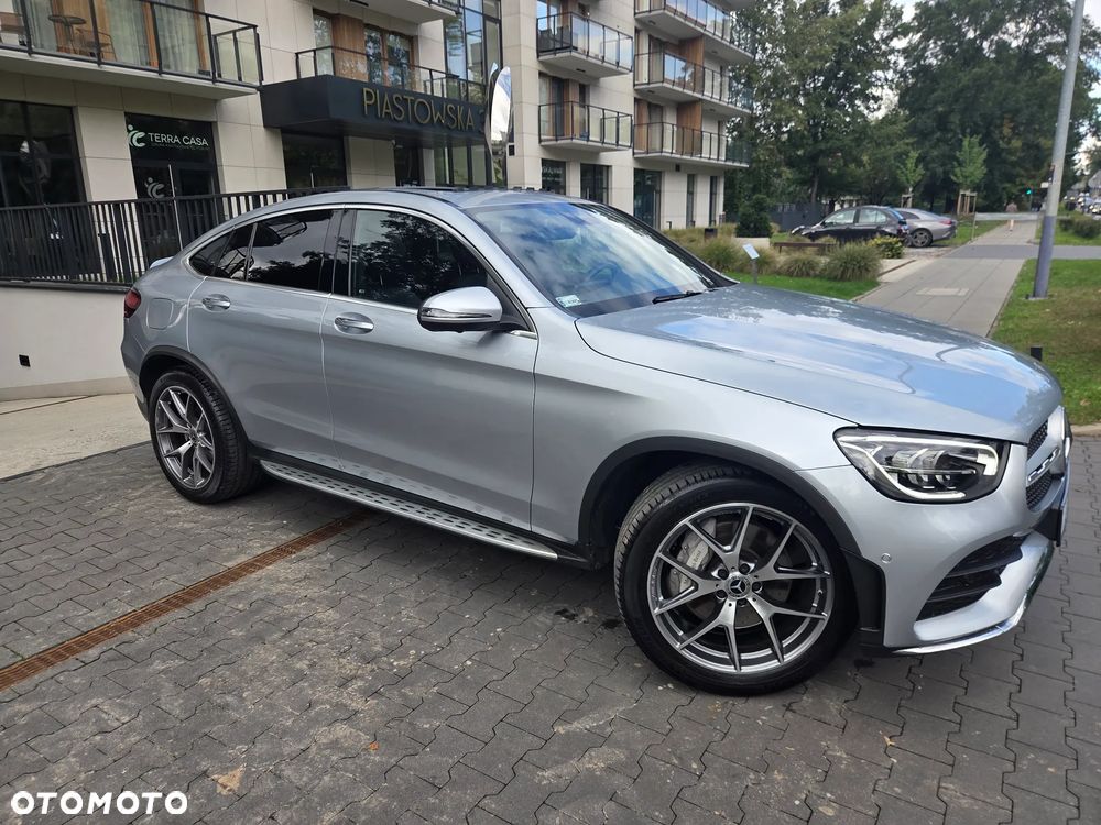 Mercedes-Benz GLC 200 4Matic 9G-TRONIC AMG Line Plus - 25