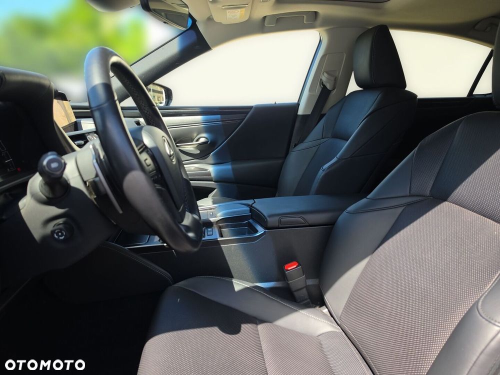Lexus ES - 20
