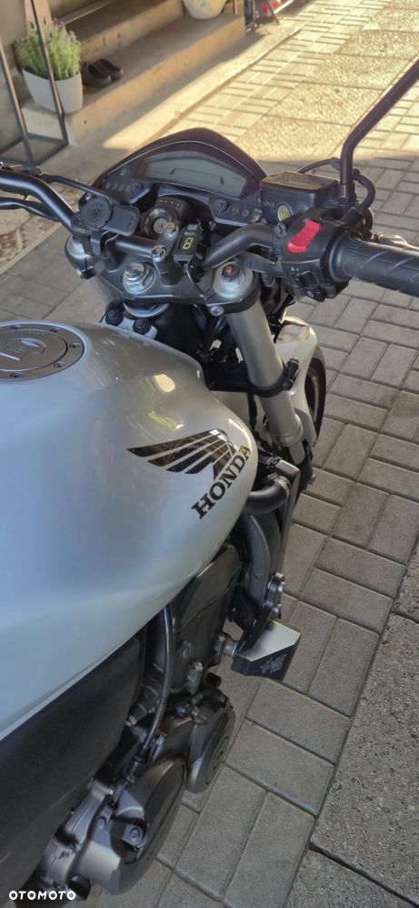Honda CB - 10