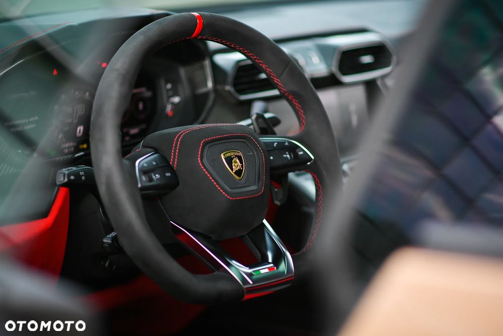 Lamborghini Urus Standard - 28