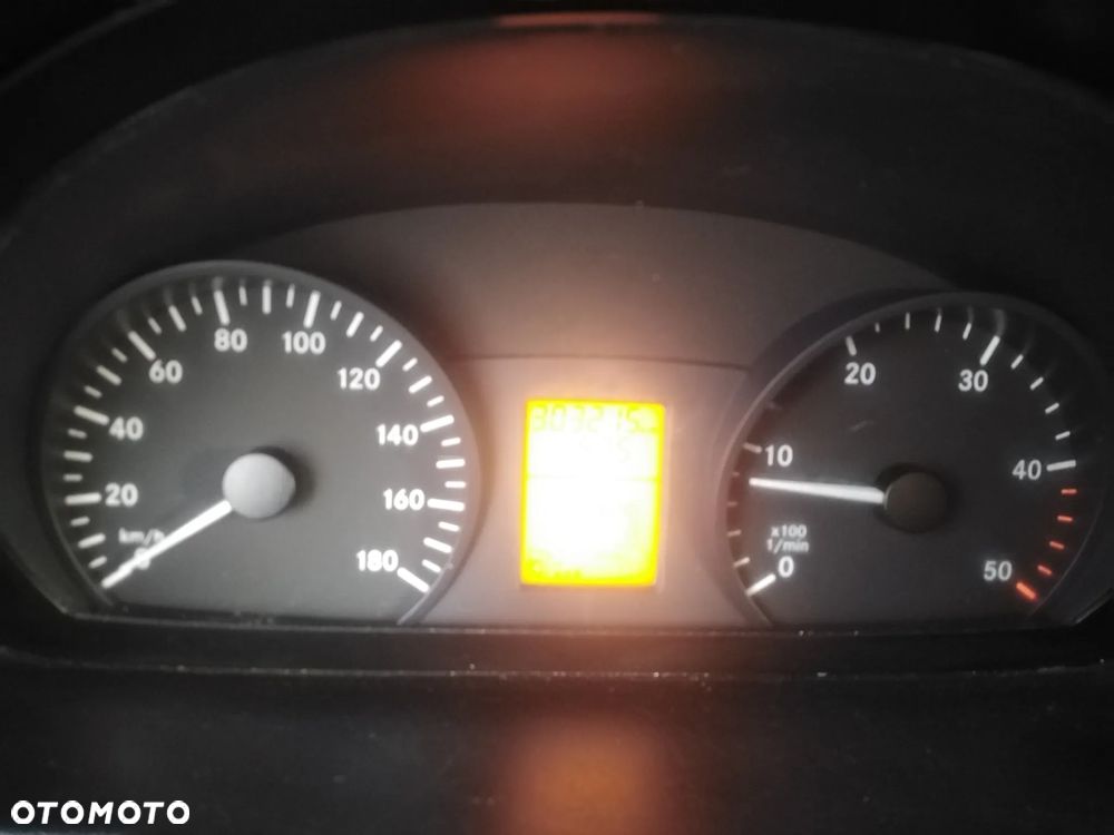 Mercedes-Benz Sprinter - 24