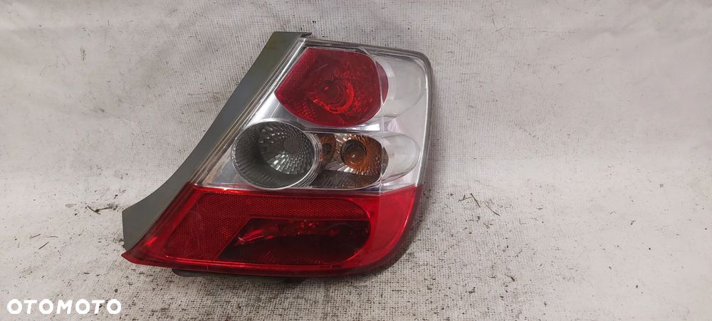 .   TYL TYLNA  LAMPA PRAWA HONDA CIVIC 7 3D - 1
