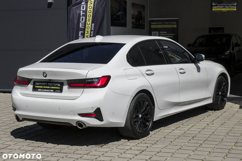 BMW Seria 3 318i Sport Line - 14