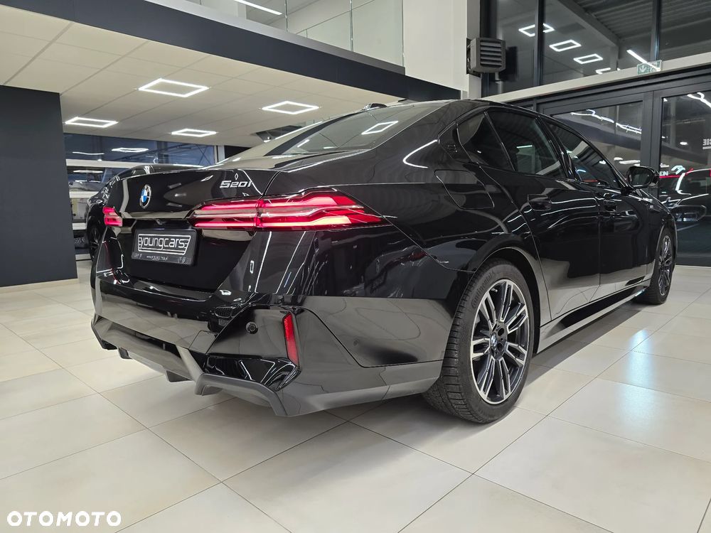 BMW Seria 5 520i mHEV M Sport - 7