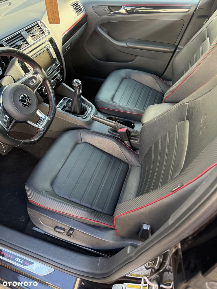 Volkswagen Jetta - 6