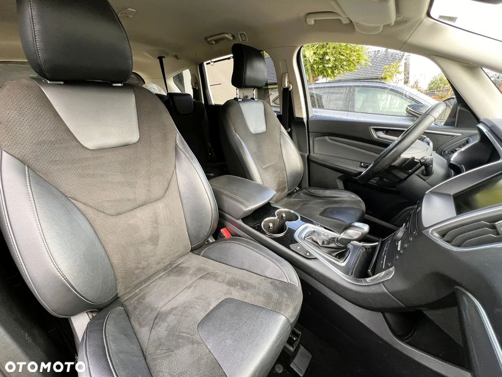 Ford S-Max - 11