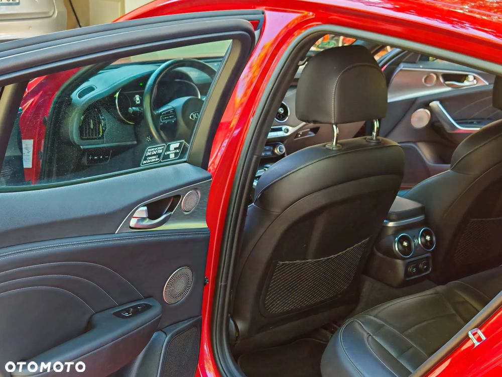Kia Stinger 3.3 T-GDI V6 GT AWD - 24