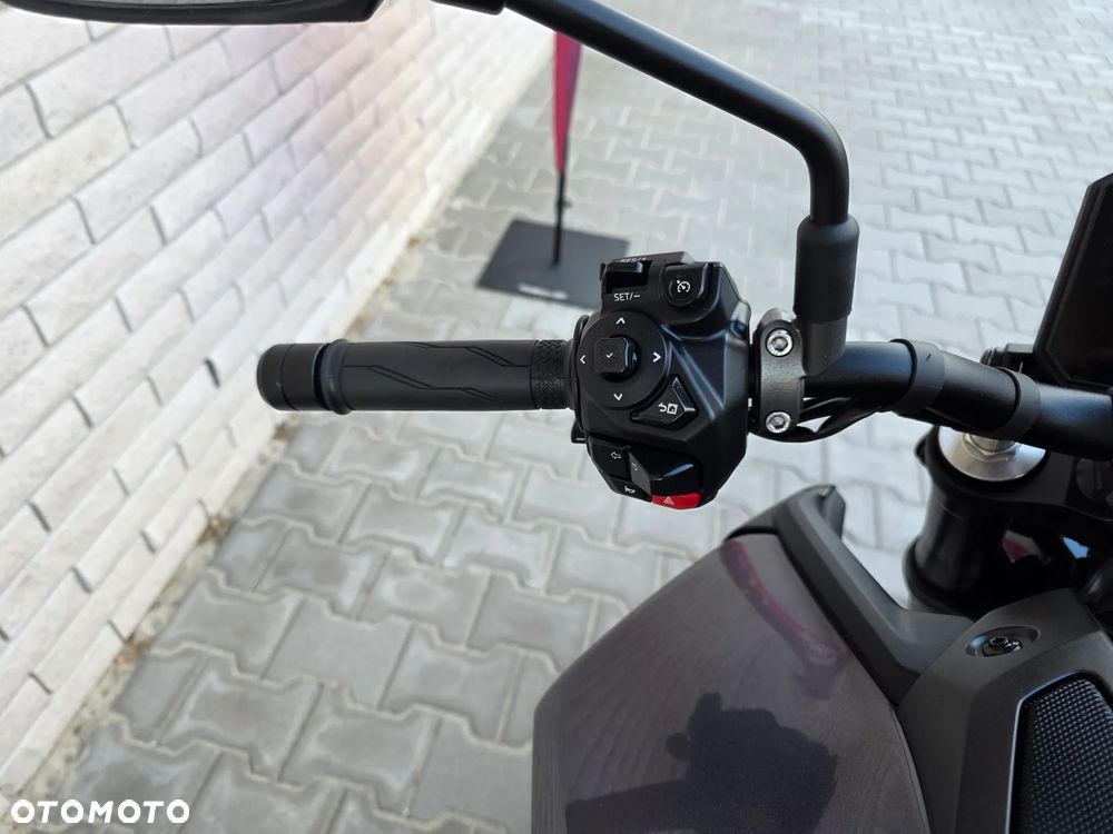 Yamaha MT - 7
