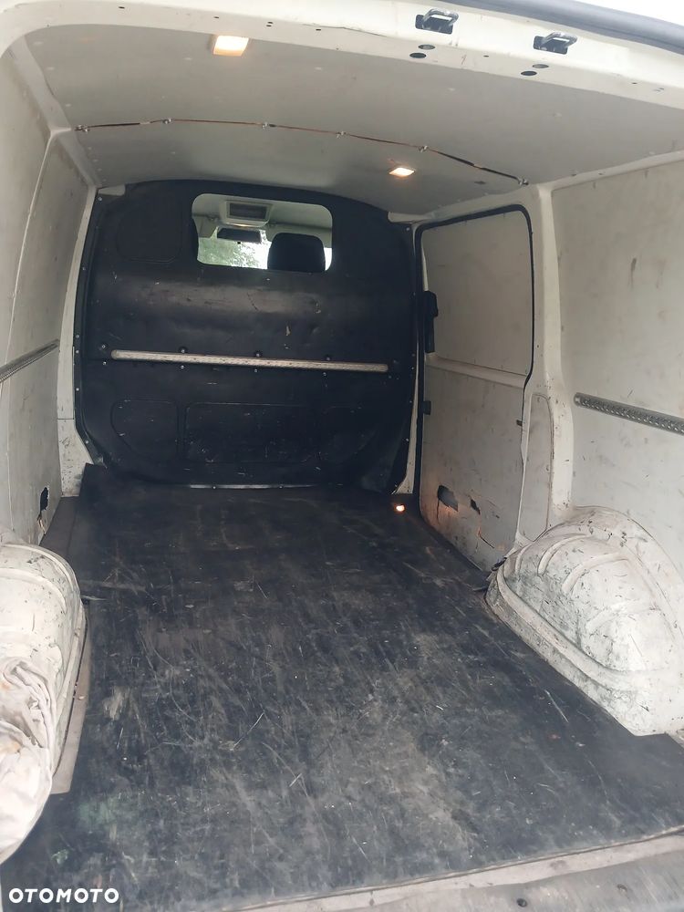 Volkswagen Transporter - 9