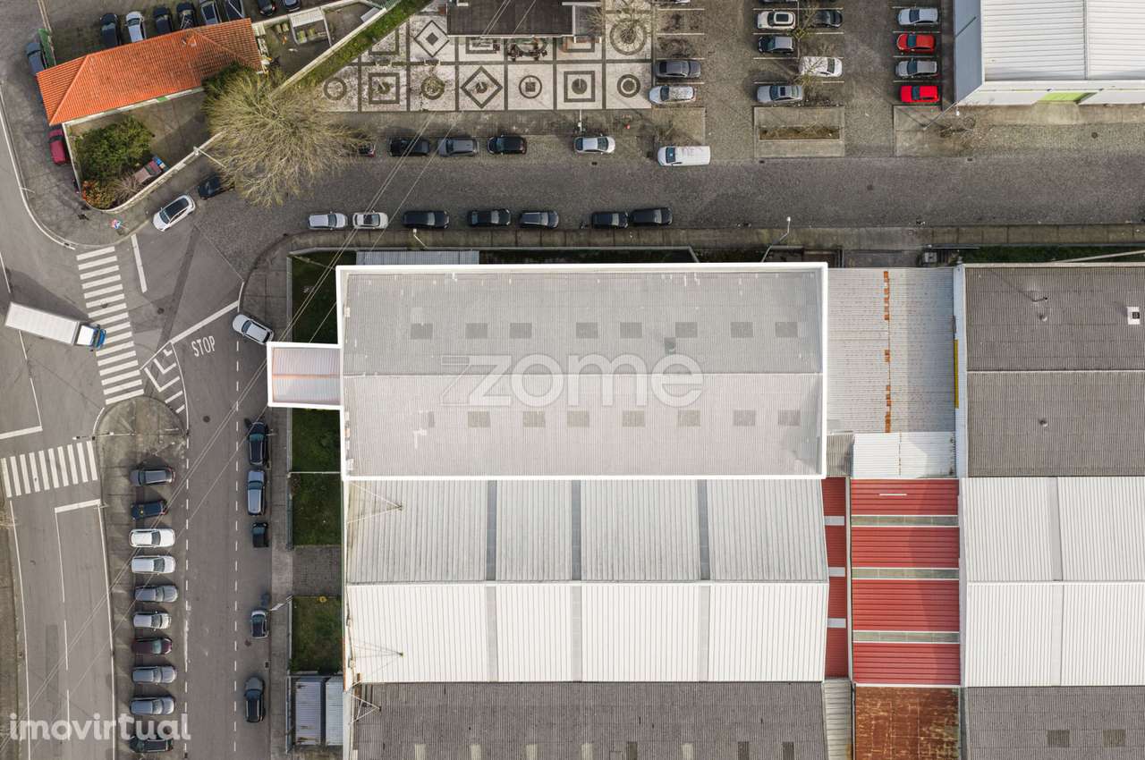 Armazém Industrial com 1100m² na Maia - Grande imagem: 3/29