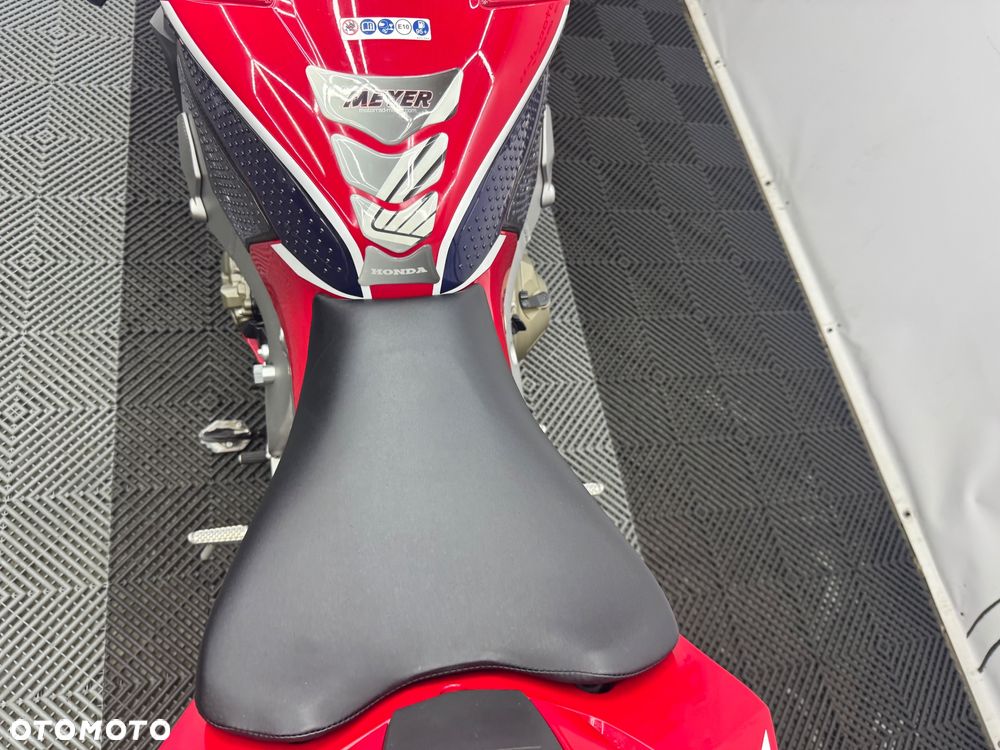 Honda CBR - 24