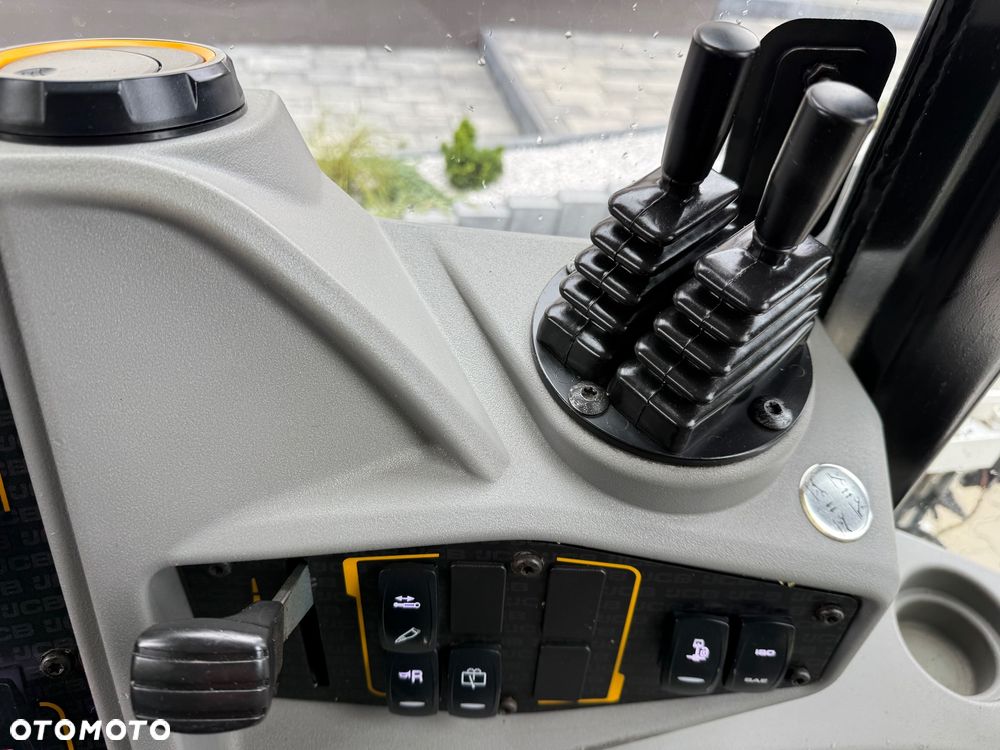 JCB 3CX - 11