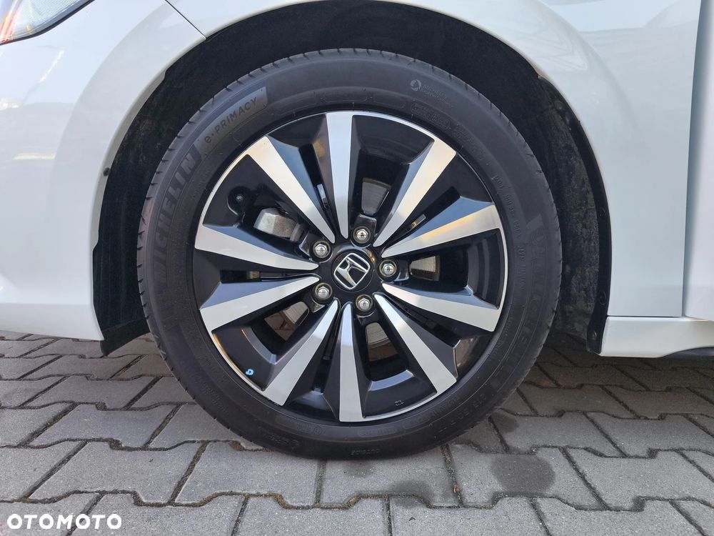 Honda Civic 2.0 i-MMD Elegance CVT - 17