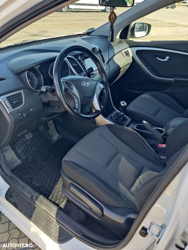 Hyundai i30 i30cw 1.6 CRDi Fifa World Cup Edition - 10