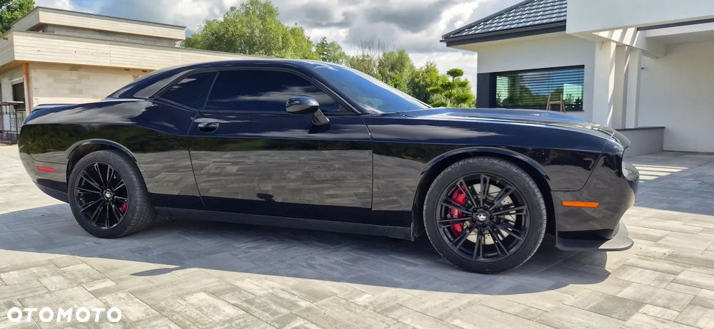 Dodge Challenger - 7