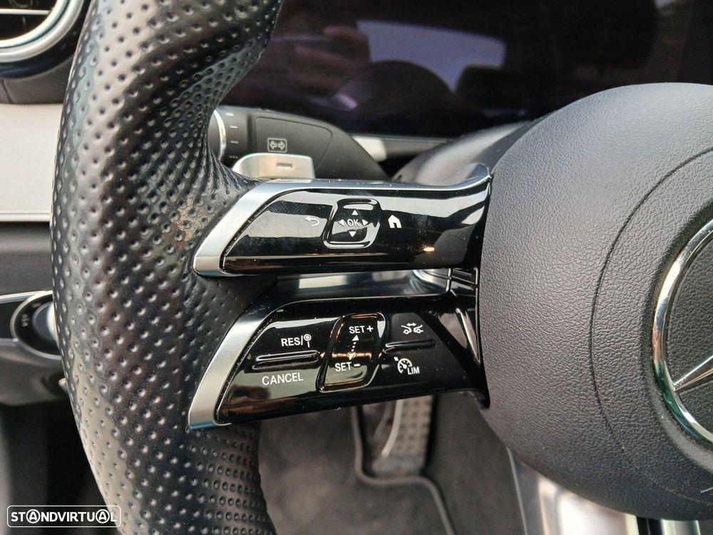 Mercedes-Benz E 300 de 4Matic 9G-TRONIC AMG Line - 23