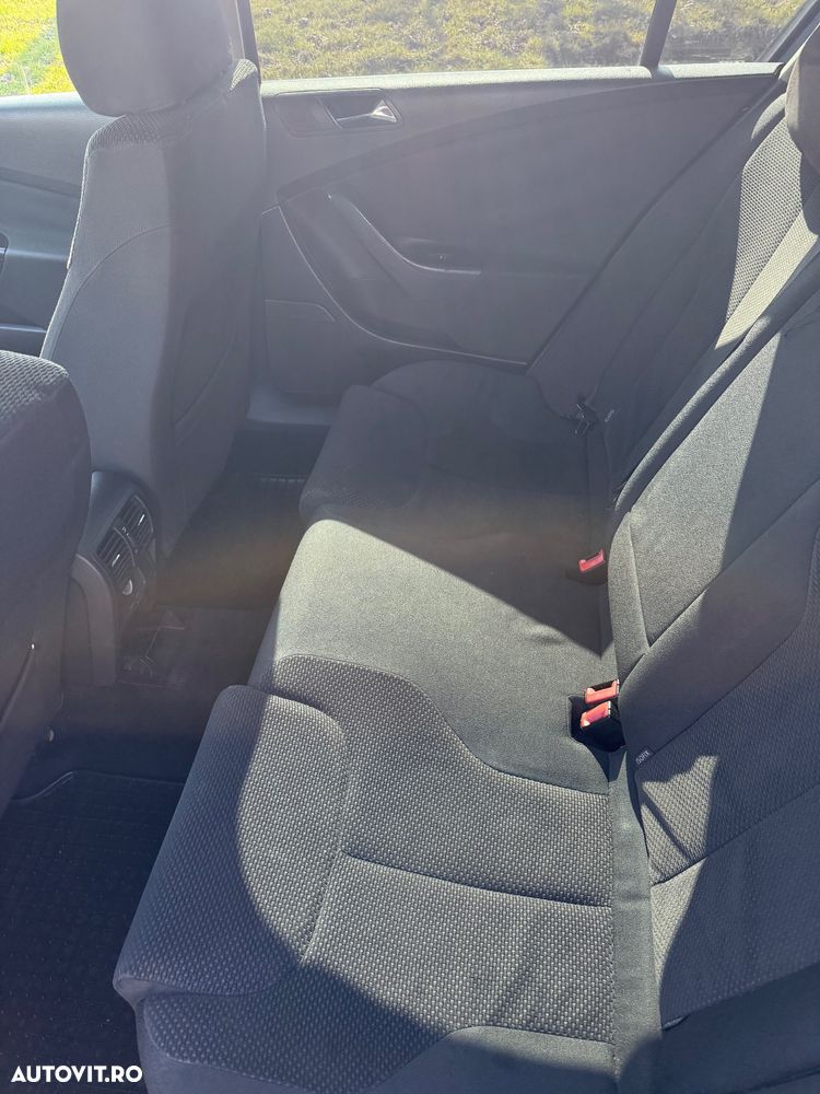 Volkswagen Passat - 8