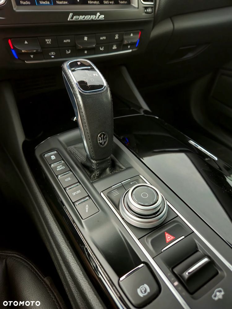 Maserati Levante - 14