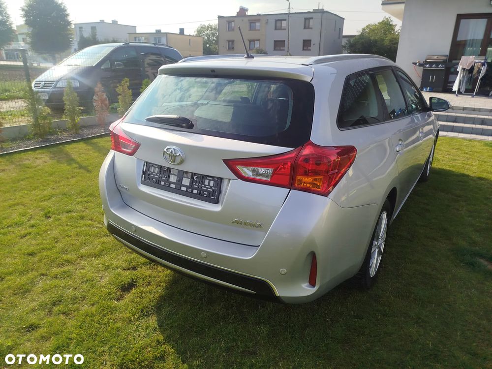 Toyota Auris - 13