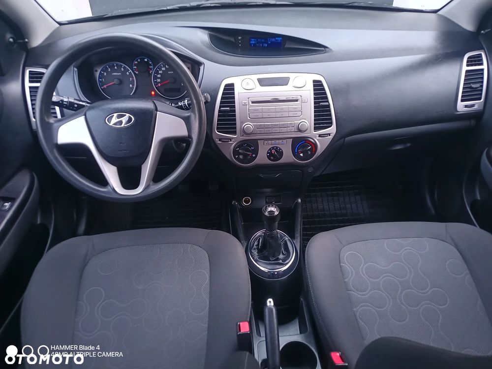 Hyundai i20 1.2 FIFA WM Edition - 13