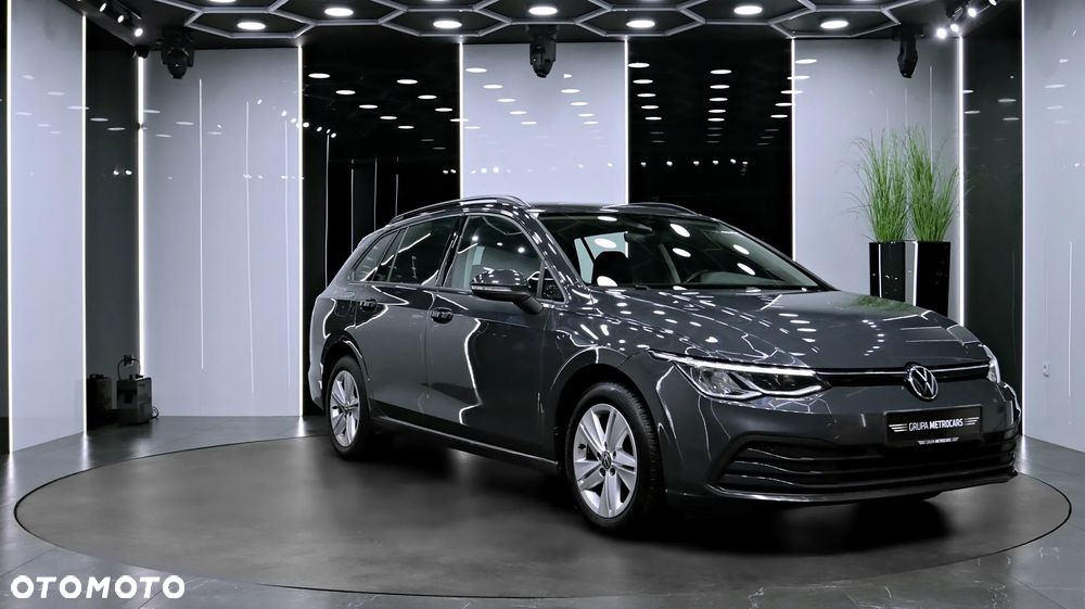 Volkswagen Golf Variant - 11