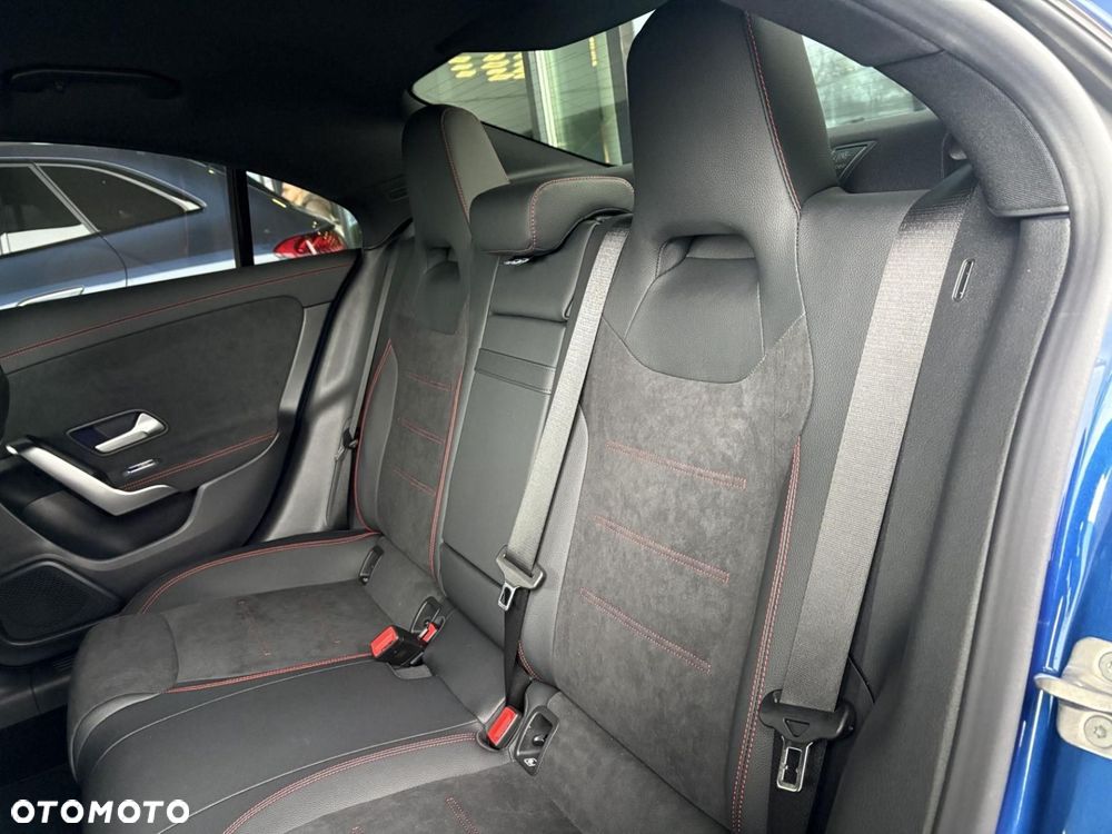 Mercedes-Benz CLA - 9