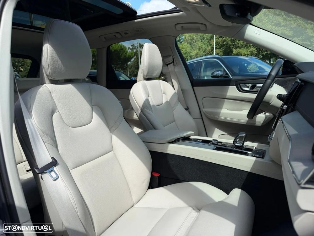 Volvo XC 60 2.0 T6 PHEV Ultimate Dark AWD - 23