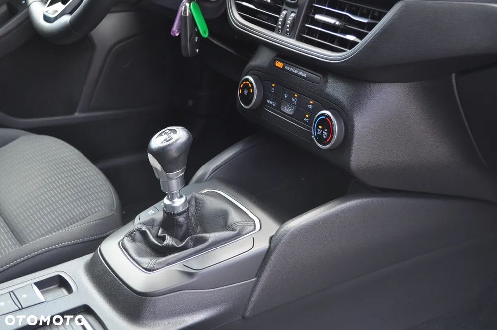 Ford Focus SW 1.5 EcoBlue Active Business - 32