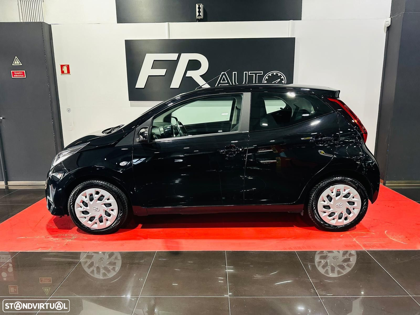 Toyota Aygo 1.0 X-Plus - 4
