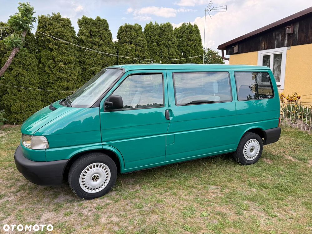 Volkswagen Caravelle - 1
