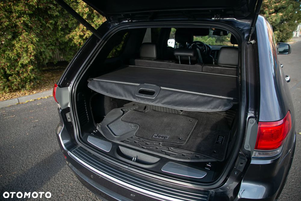 Jeep Grand Cherokee - 22