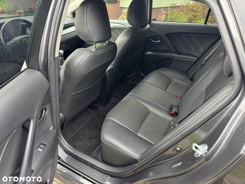 Toyota Avensis Touring Sports 1.8 Edition S+ - 25