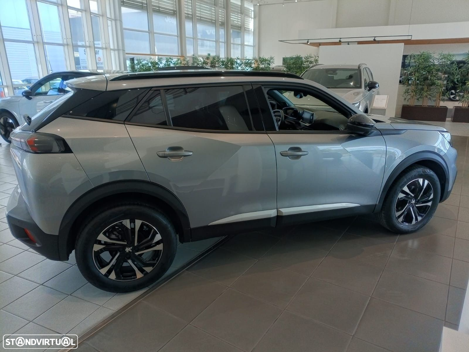 Peugeot 2008 1.2 PureTech Active - 8