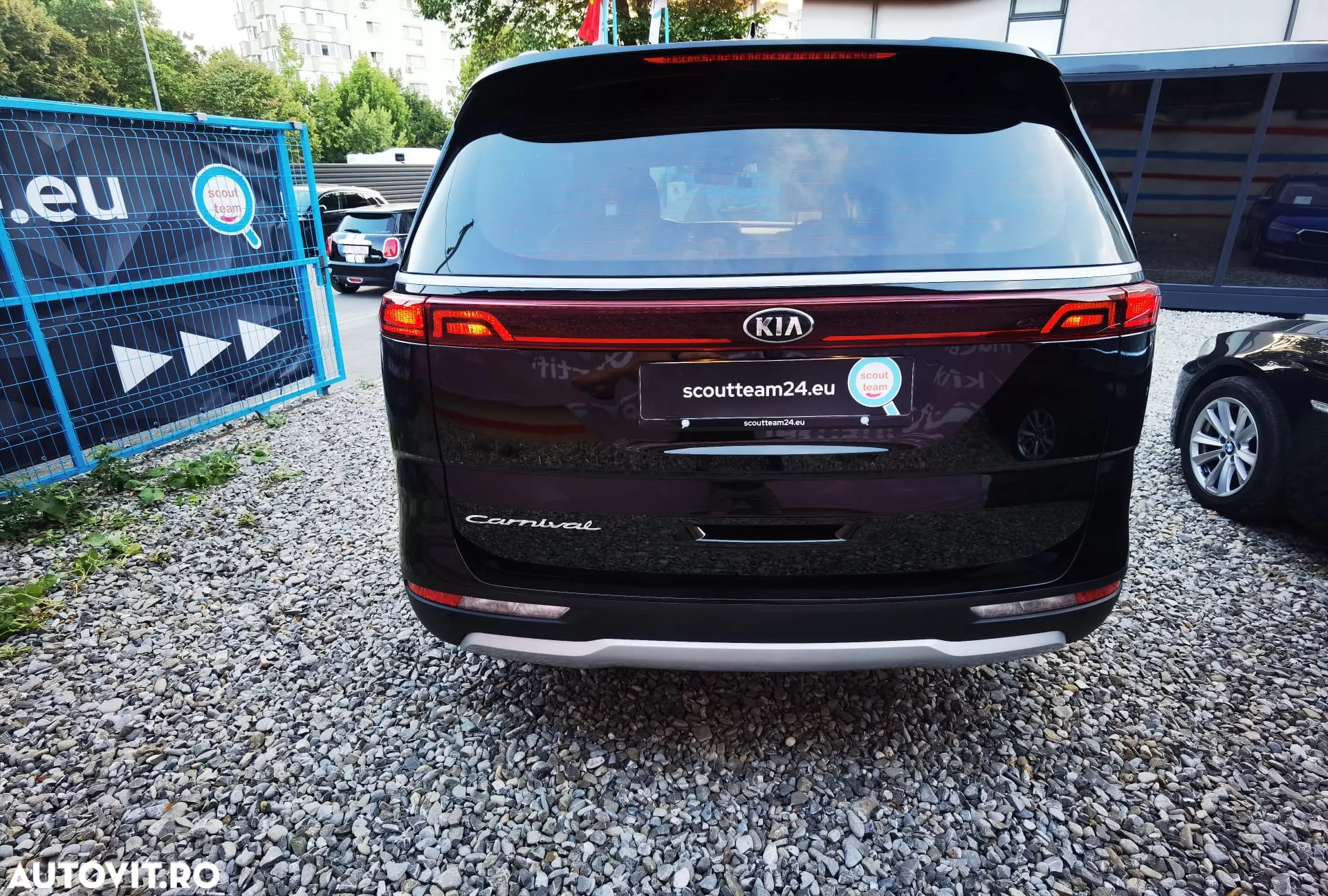 Kia Carnival - 13