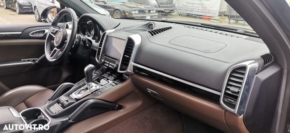 Porsche Cayenne - 6