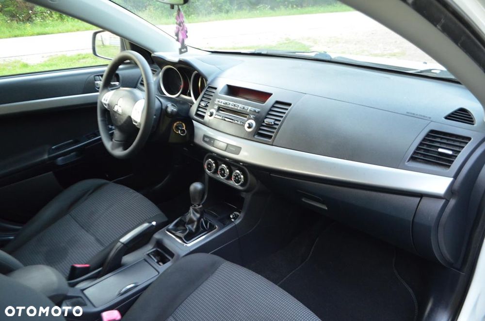 Mitsubishi Lancer 1.8 Instyle - 24