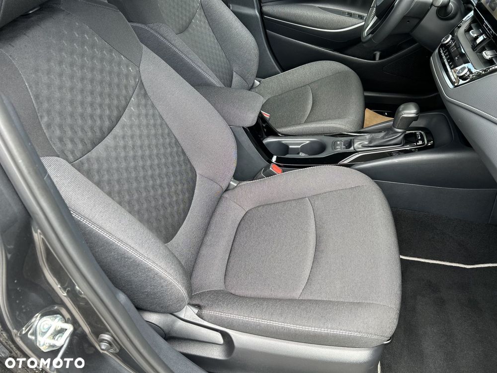 Toyota Corolla 1.8 Hybrid Comfort - 17