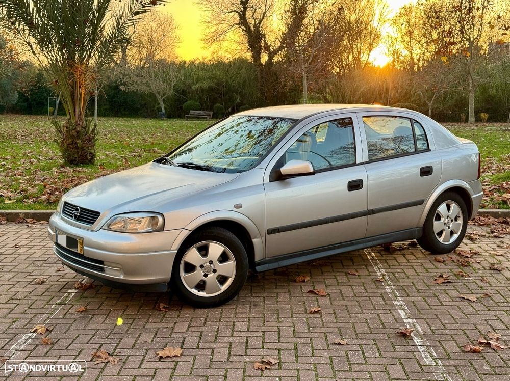 Opel Astra 1.4 Club - 1