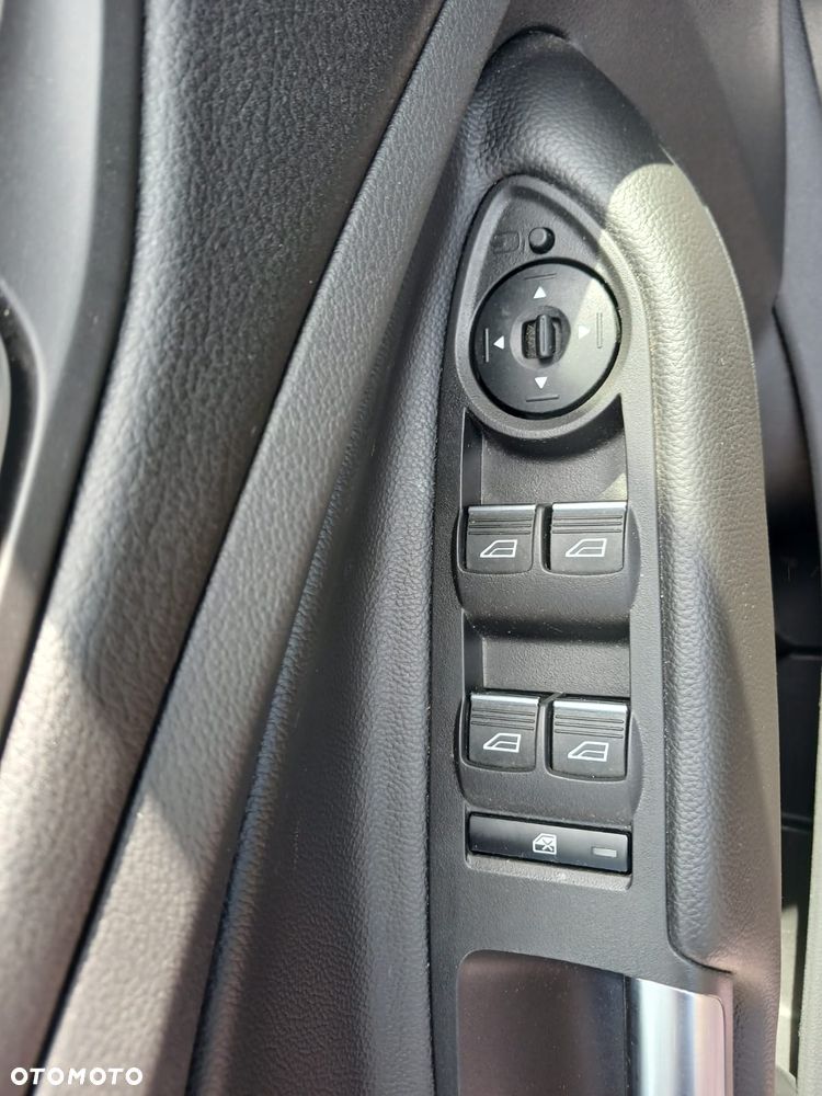Ford Kuga 1.5 EcoBoost 2x4 Titanium - 12