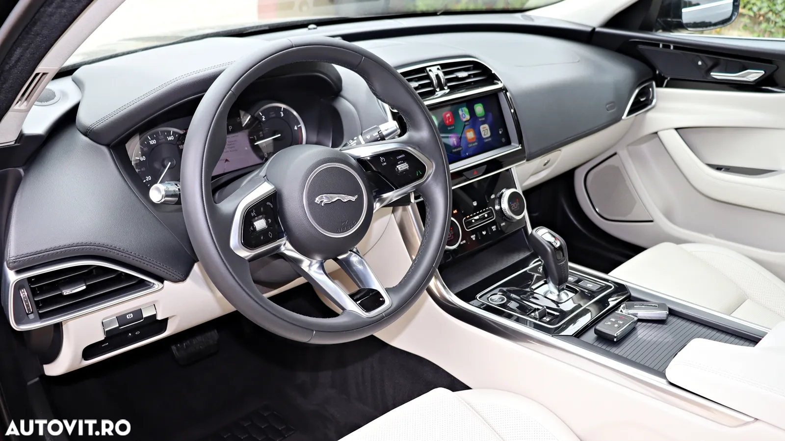Jaguar XE D200 RWD MHEV R-Dynamic HSE - 18