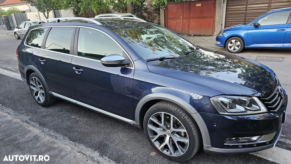 Volkswagen Passat - 1