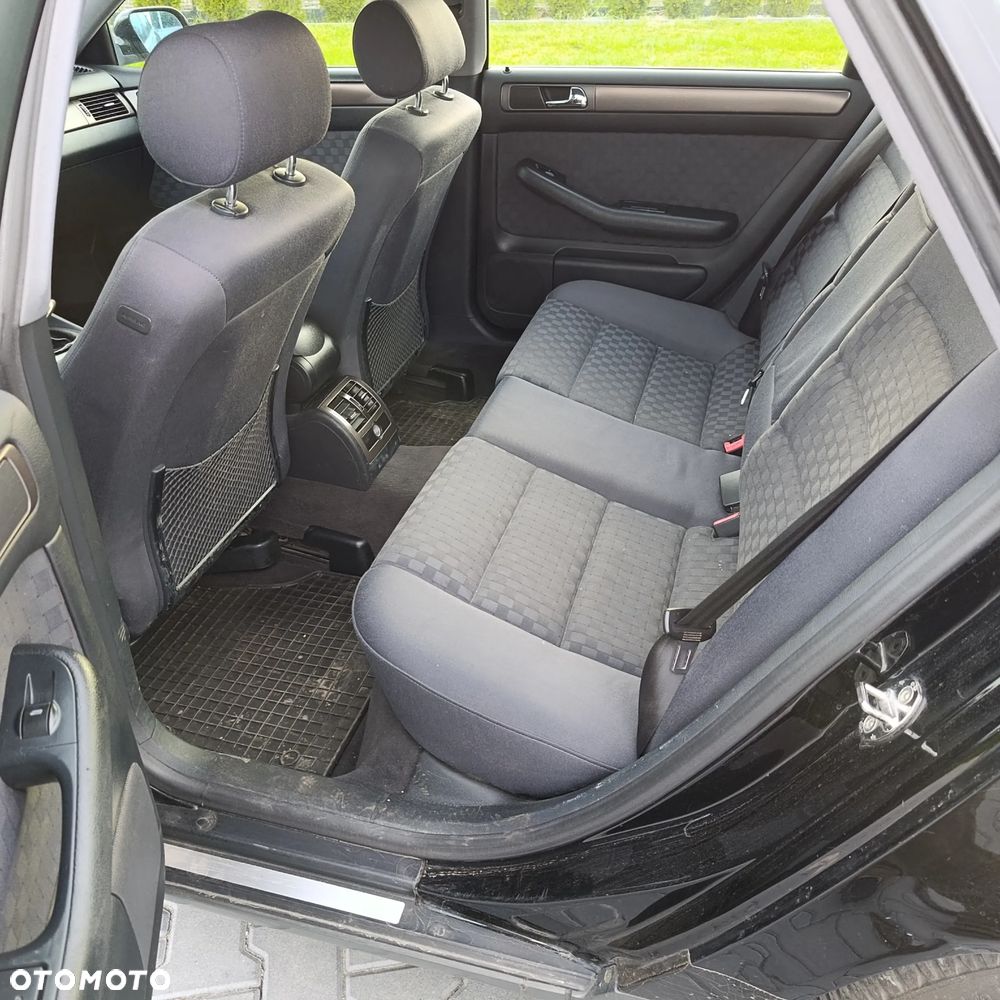 Audi A4 Limousine - 7