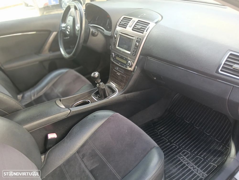 Toyota Avensis SW 2.0 D-4D Exclusive - 9