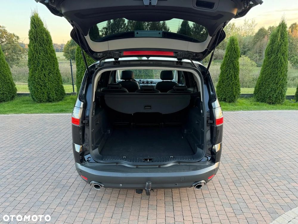 Ford S-Max - 12