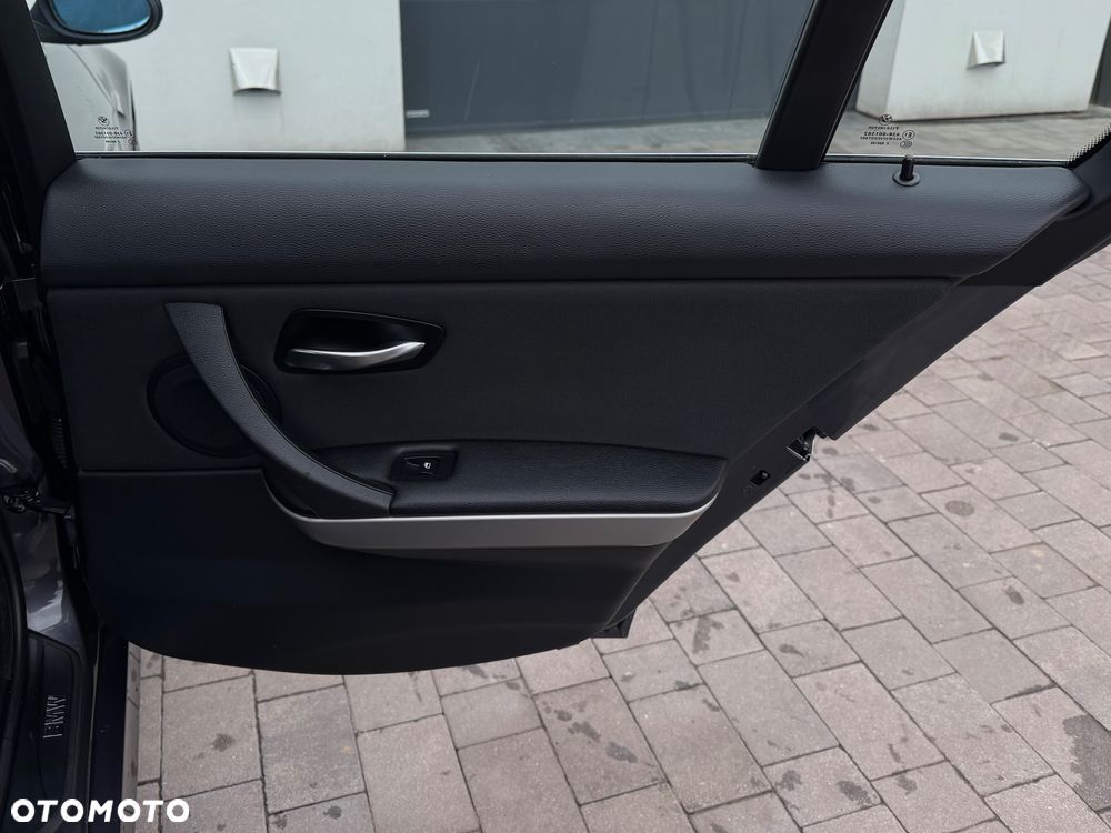 BMW Seria 3 325d DPF - 32