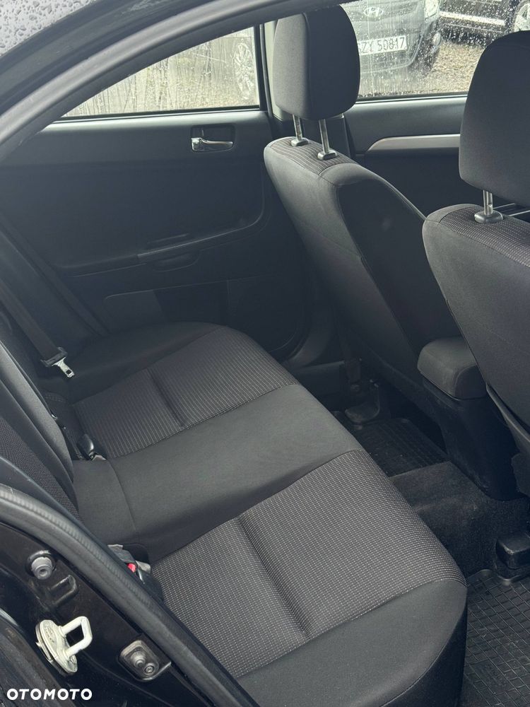 Mitsubishi Lancer - 8
