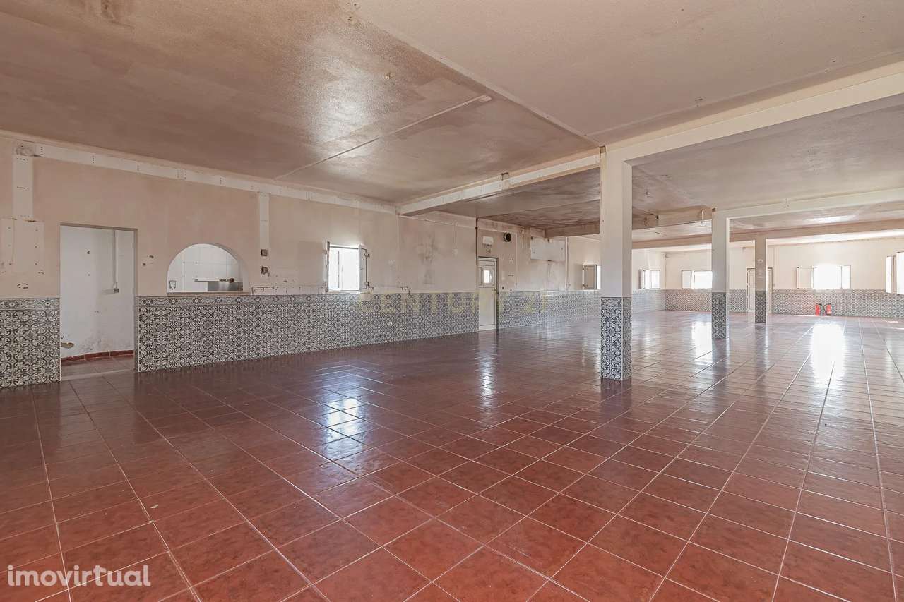 Armazém à Venda em Loures com Elevado Potencial de Valorização - Grande imagem: 2/21