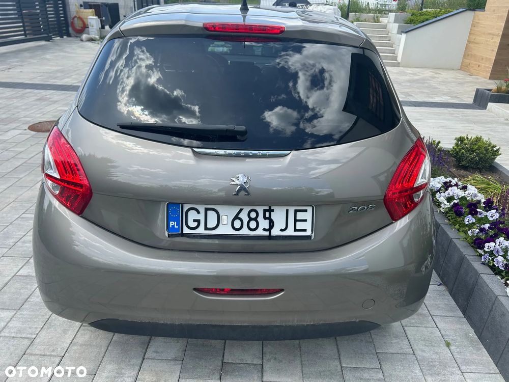 Peugeot 208 1.2 PureTech Style - 8