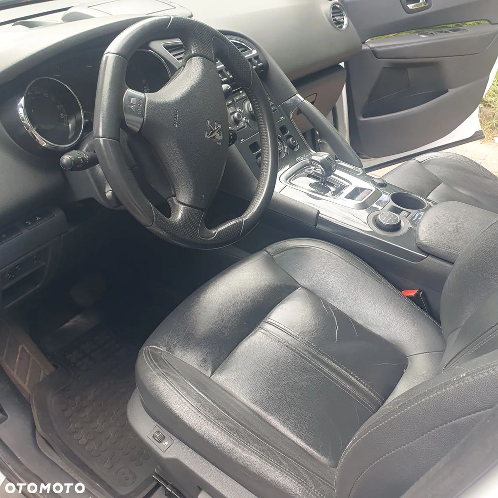 Peugeot 3008 2.0 HDi HYbrid4 - 6